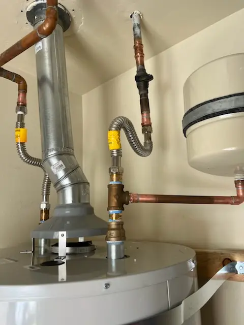 Water heater installation and plumbing repair in Glen Oaks